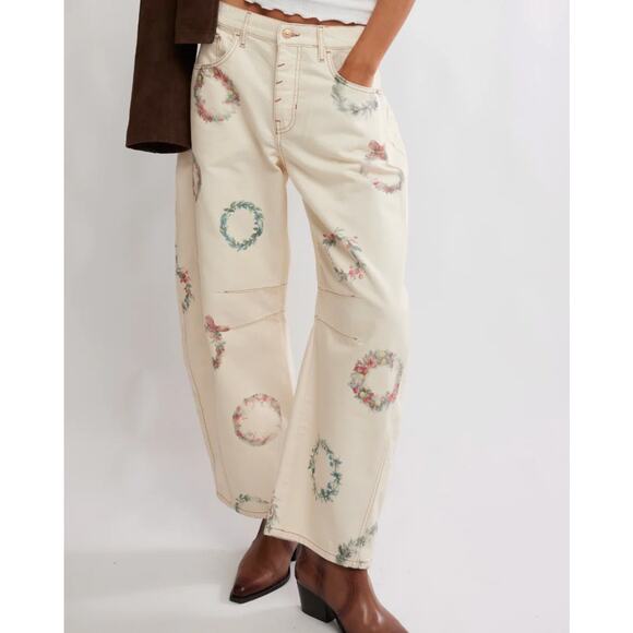 FREE PEOPLE Good Luck Printed Barrel Jeans in Watercolor Wreath NWT Size 30 - Picture 2 of 9